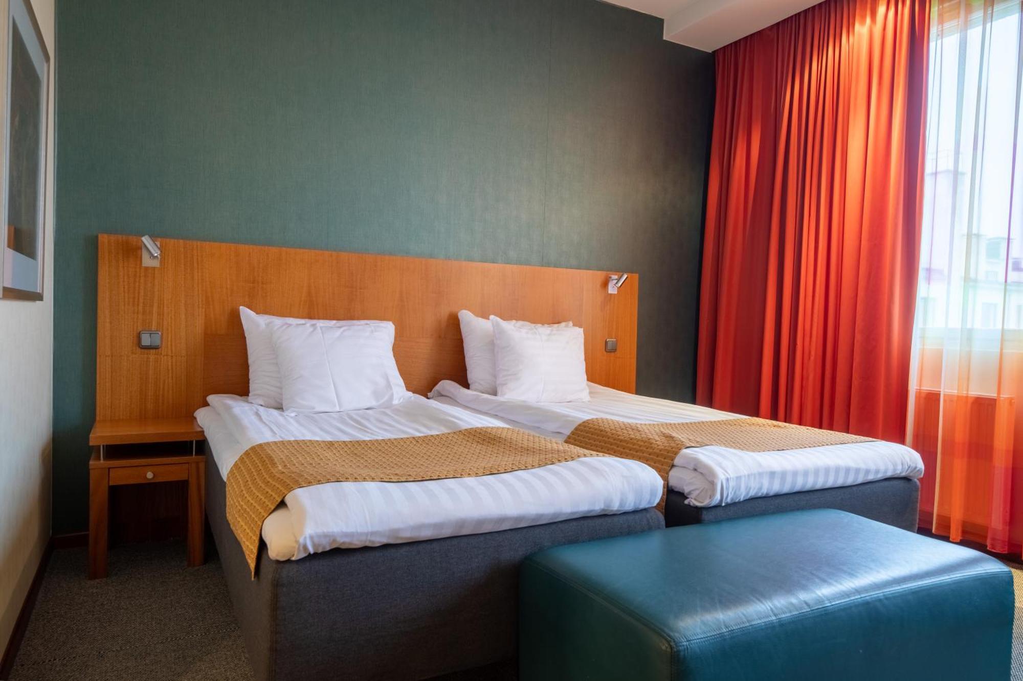 Hotel Oscar วาร์เคาส์ ภายนอก รูปภาพ