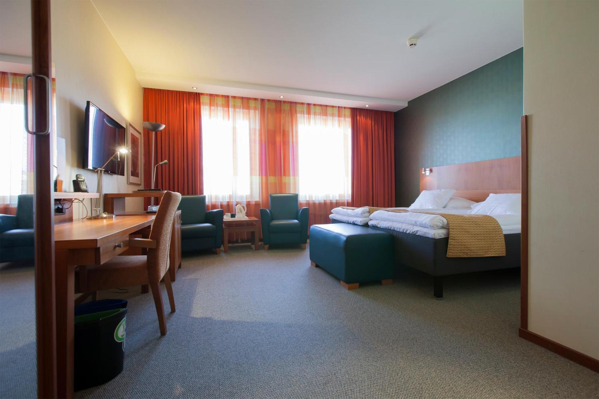 Hotel Oscar วาร์เคาส์ ภายนอก รูปภาพ